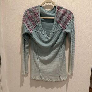 Witness wear blue and plaid shirt